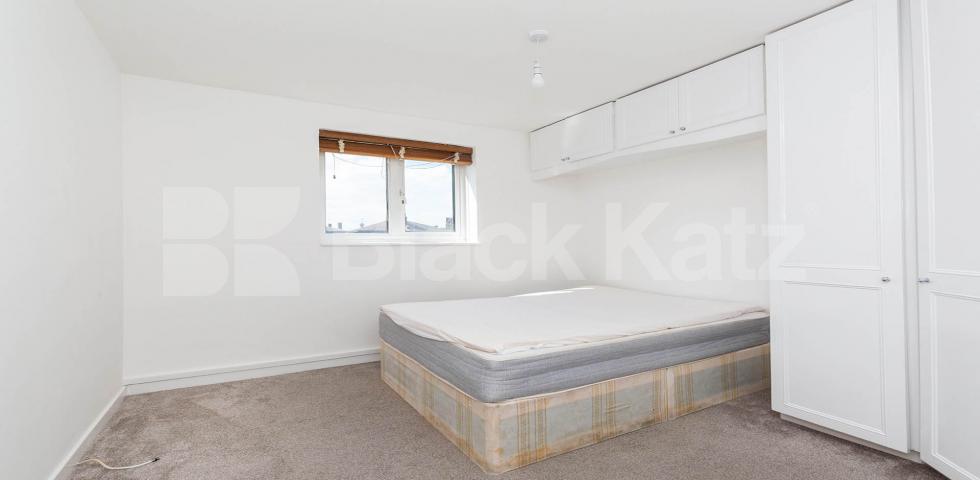 Fantastic spacious 4 bed in Camden mins to shops Abingdon Close, CAMDEN